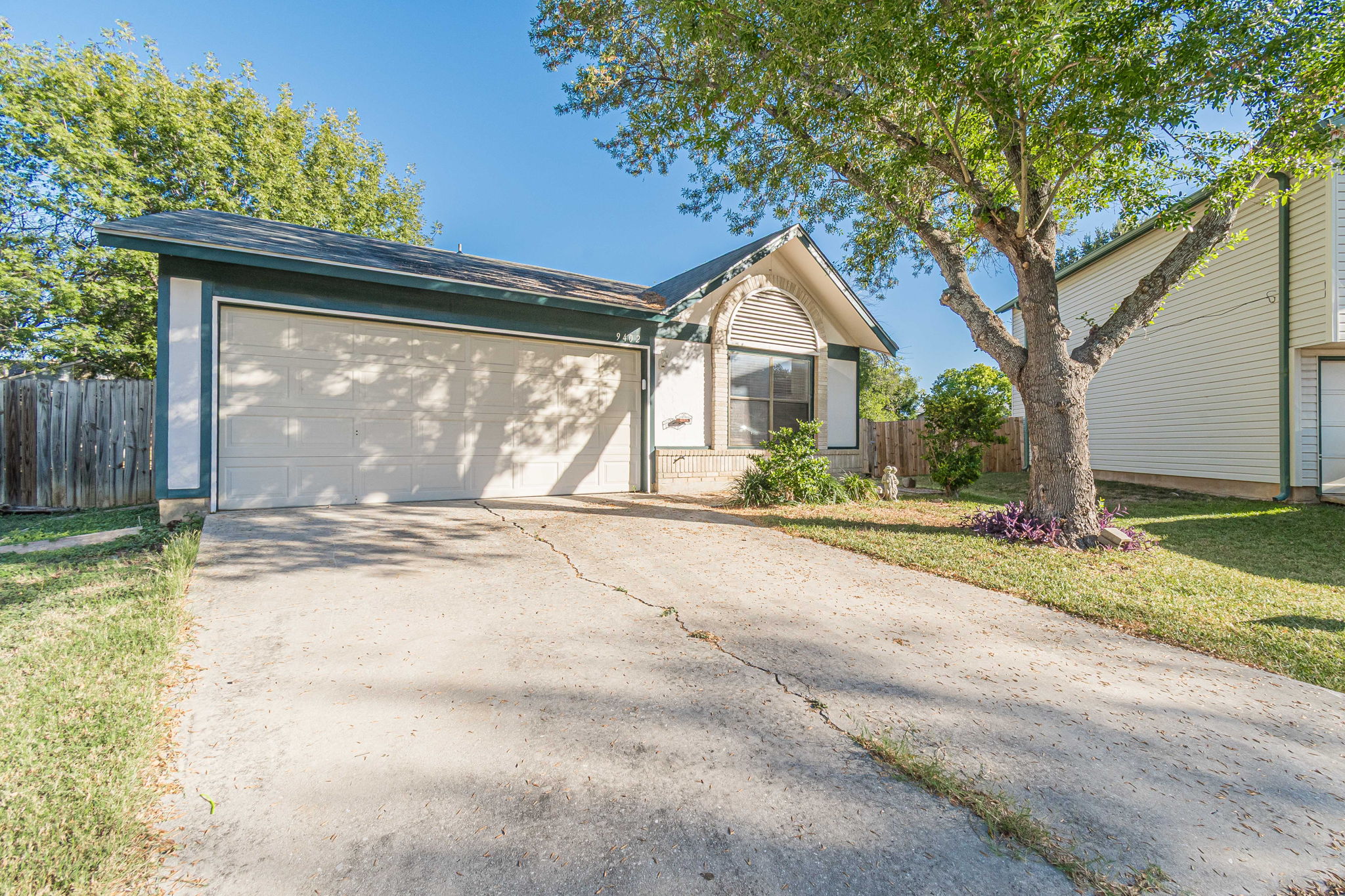9402 Valley Moss